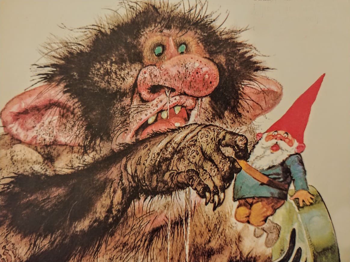 Zovu ga Polovanjek, Palček, Kepec i Malček: on je mitski dobri patuljak koji pod zemljom čuva blago.